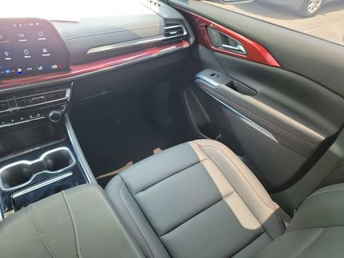 Certified 2024 Chevrolet Traverse Z71 AWD/4WD image 11