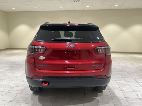 Used 2025 Jeep Compass Trailhawk AWD/4WD image 4