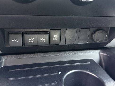 Used 2021 Toyota Tundra SR5 w/ SR5 Upgrade Package AWD/4WD image 21