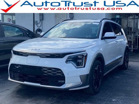 Used 2023 Kia Niro Wave FWD image 1