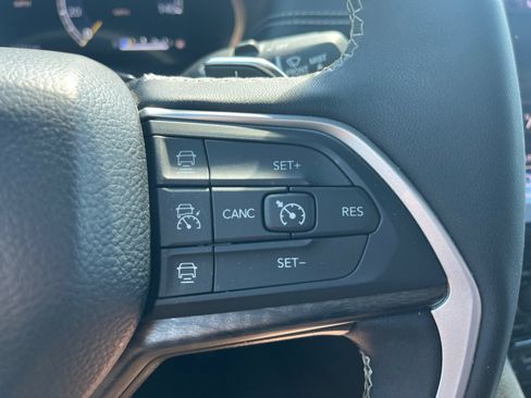 Certified 2024 Jeep Grand Cherokee Limited RWD image 20