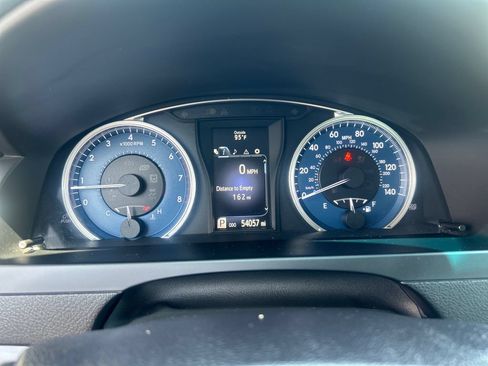 Used 2016 Toyota Camry XLE FWD image 18
