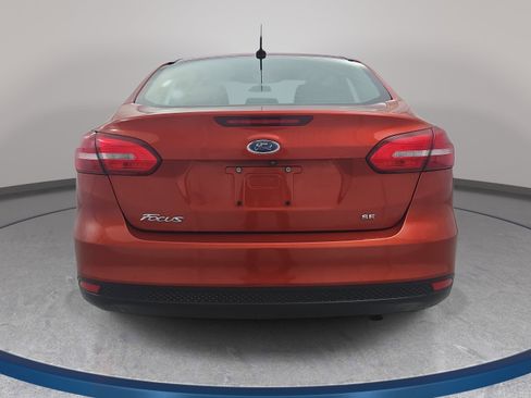 Used 2018 Ford Focus SE w/ SE Appearance Package image 6