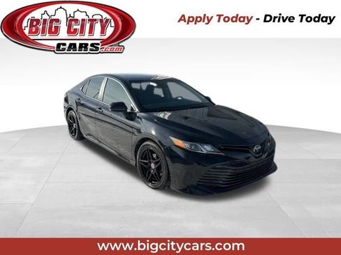 Used 2019 Toyota Camry L image 1