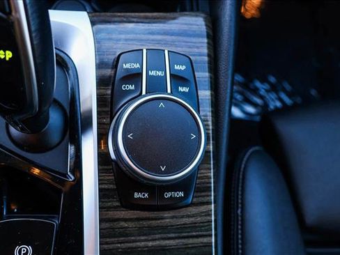 Used 2022 BMW 530i xDrive 530i xDrive w/ Convenience Package image 22