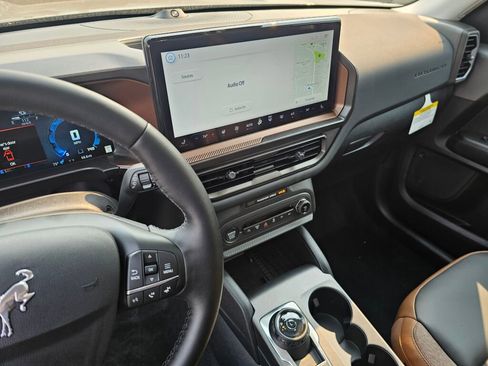 New 2025 Ford Bronco Outer Banks w/ Sasquatch Package image 15