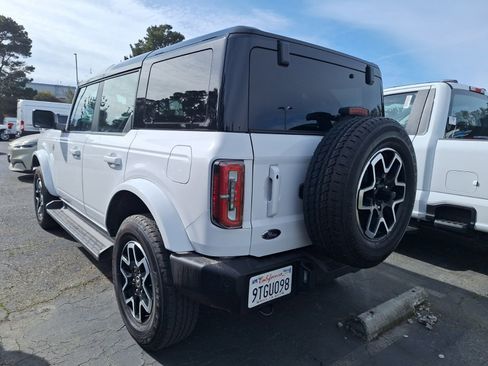 Used 2025 Ford Bronco Outer Banks image 4