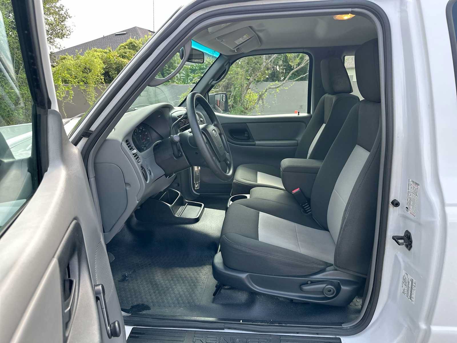 Used 2011 Ford Ranger XL AWD/4WD image 2