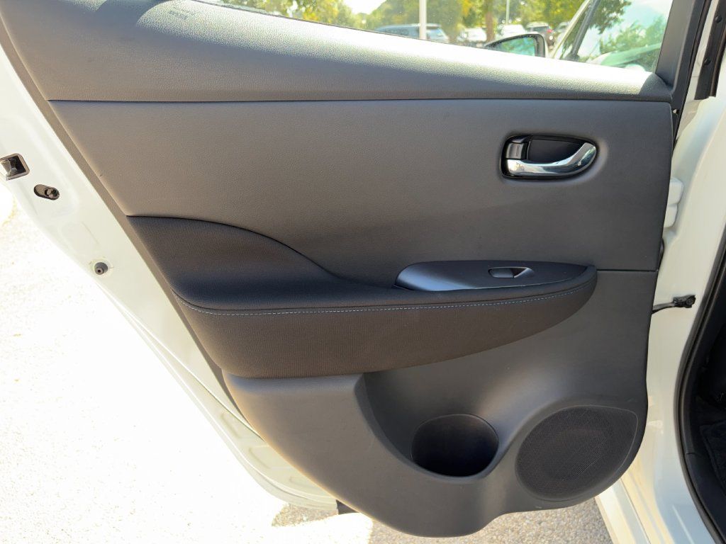 Used 2025 Nissan Leaf S FWD image 27