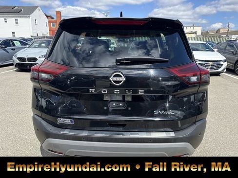 Used 2023 Nissan Rogue SV image 4