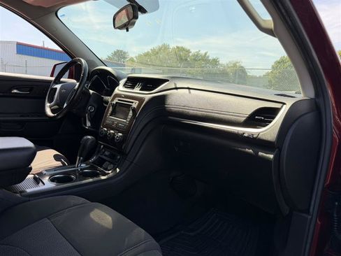 Used 2016 Chevrolet Traverse LT w/ Style and Technology Package FWD image 20