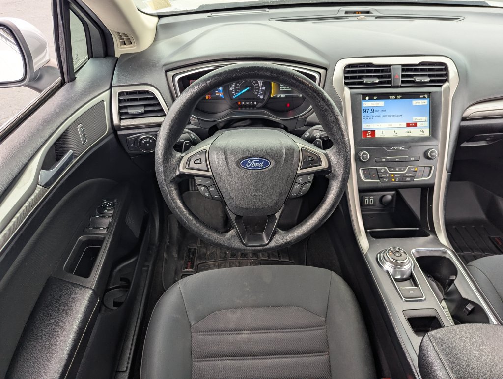 Used 2019 Ford Fusion SE AWD/4WD image 30