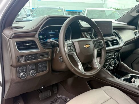 Used 2023 Chevrolet Tahoe Premier AWD/4WD image 17