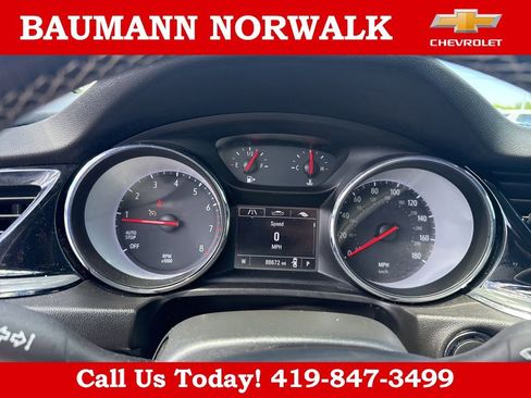 Used 2018 Buick Regal Preferred FWD image 11