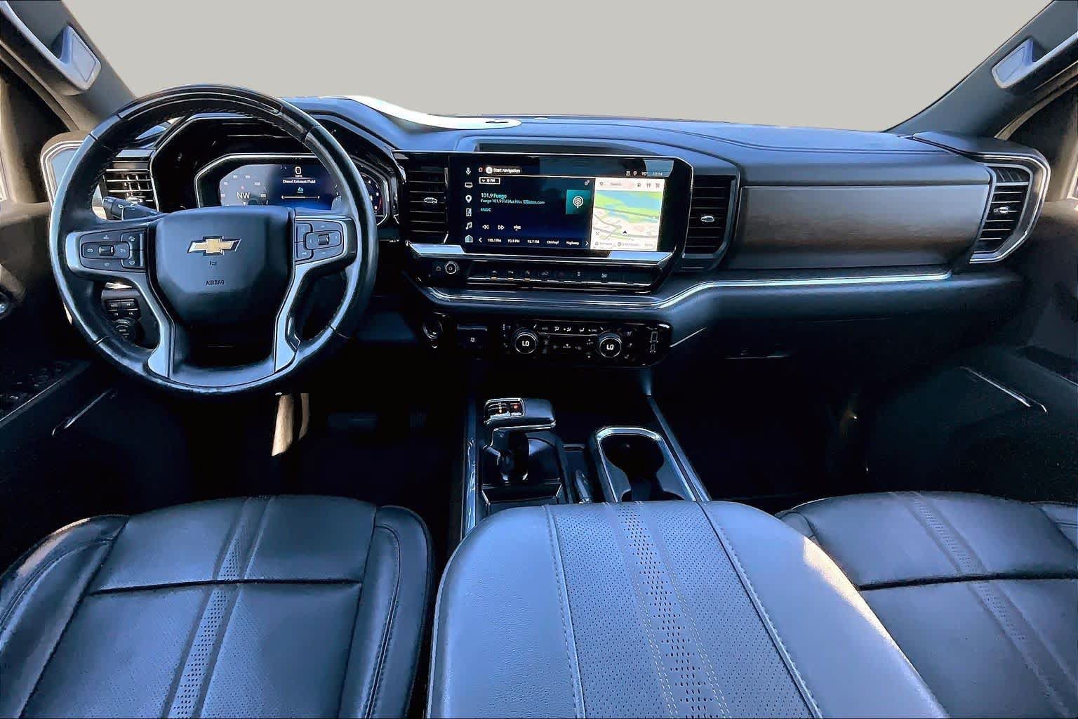 Used 2025 Chevrolet Silverado 1500 High Country AWD/4WD image 15