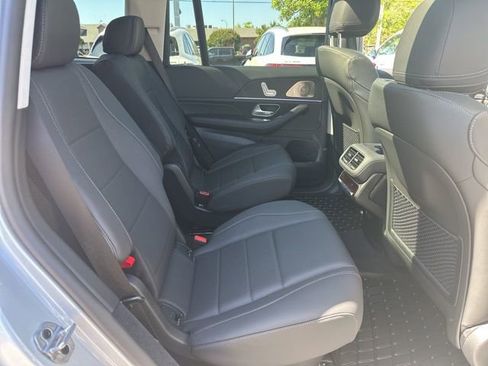 New 2026 Mercedes-Benz GLS 450 4MATIC image 33