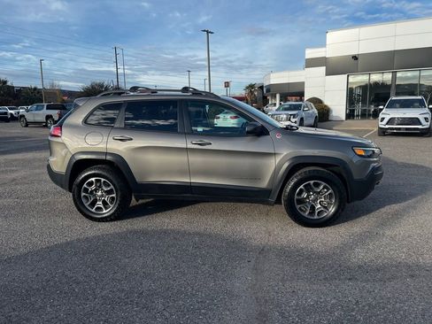 Used 2020 Jeep Cherokee Trailhawk w/ Cold Weather Group image 4