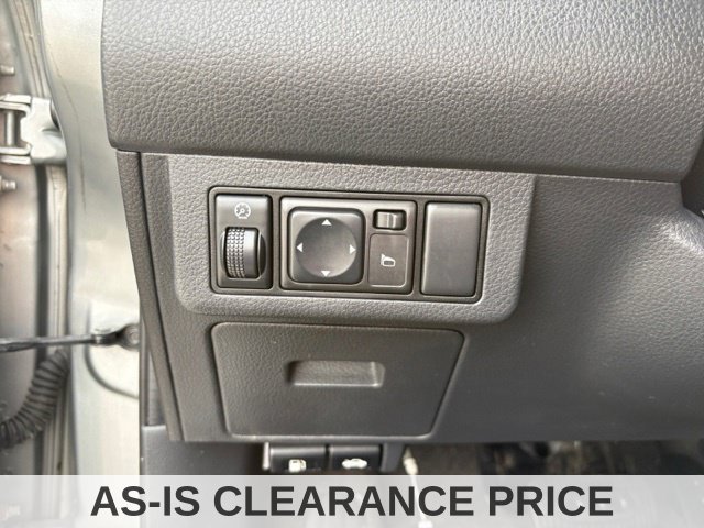 Used 2007 Nissan Versa Hatchback w/ ABS Pkg FWD image 25