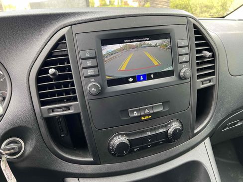 Used 2022 Mercedes-Benz Metris image 6