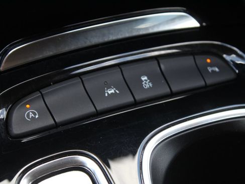 Used 2023 Buick Envision Essence FWD image 32