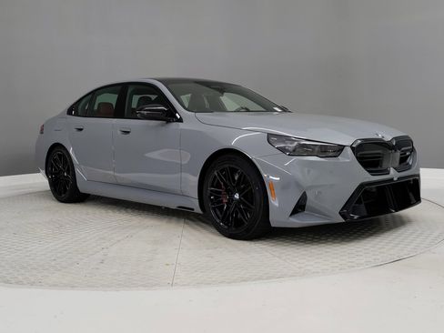 New 2026 BMW M5 w/ Executive Package image 33
