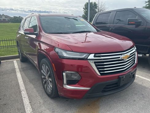 Used 2023 Chevrolet Traverse Premier AWD/4WD image 3