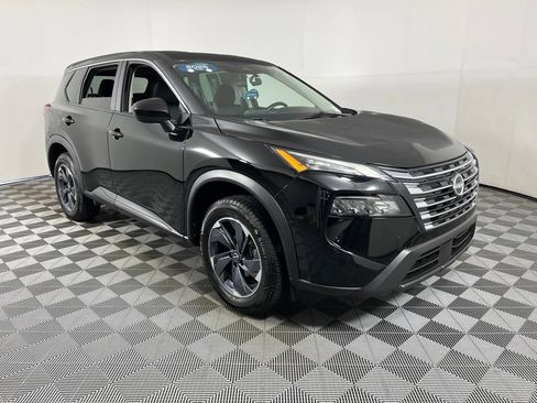 Used 2025 Nissan Rogue SV FWD image 17