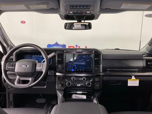 New 2026 Ford F250 Lariat w/ Black Appearance Package image 19