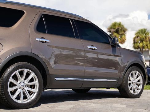 Used 2016 Ford Explorer Limited w/ Equipment Group 301A FWD image 14