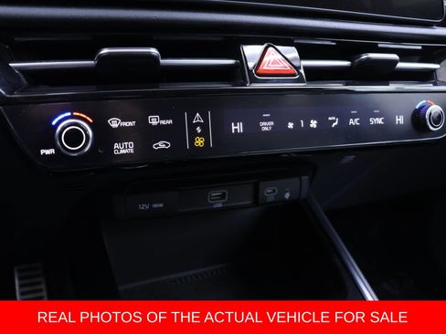 Used 2023 Kia Niro EX Touring image 6