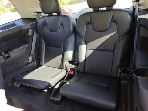 Used 2024 Volvo XC90 B5 Core w/ Climate Package image 4