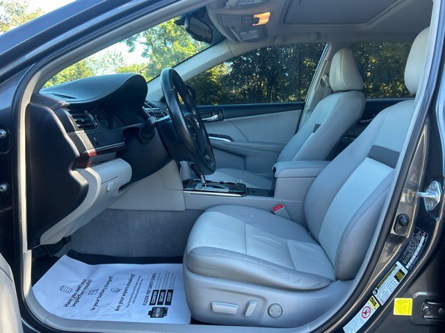 Used 2012 Toyota Camry XLE w/ Leather Pkg FWD image 17