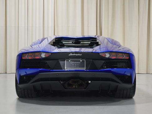 Used 2019 Lamborghini Aventador S image 14