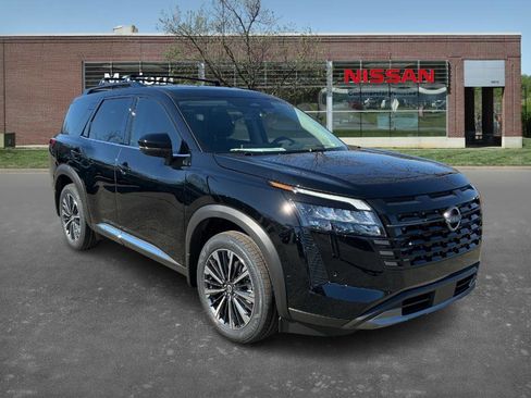 New 2026 Nissan Pathfinder Platinum image 5