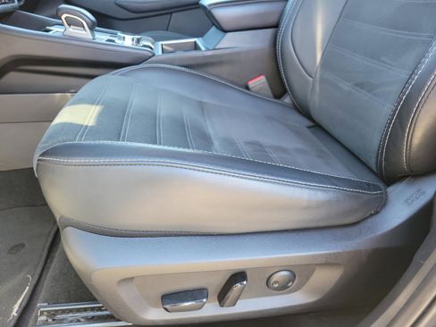 Used 2024 Mitsubishi Outlander SE image 16