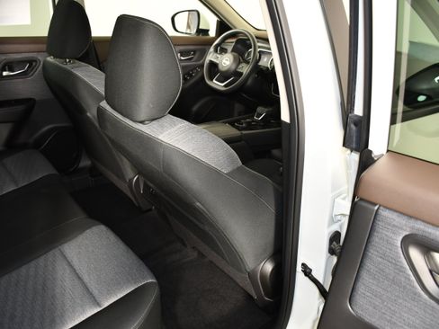 Used 2023 Nissan Rogue SV AWD/4WD image 44