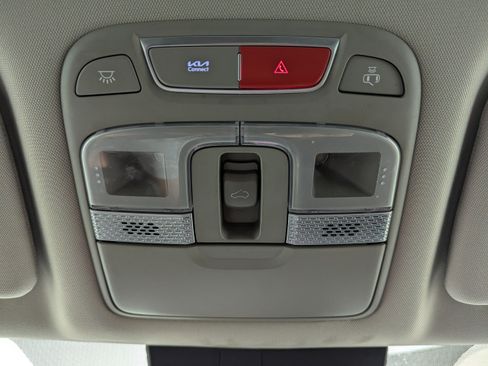 Used 2025 Kia Telluride S AWD/4WD image 26