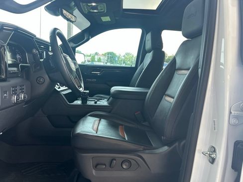 Used 2023 GMC Sierra 1500 AT4 w/ AT4 Premium Package AWD/4WD image 8