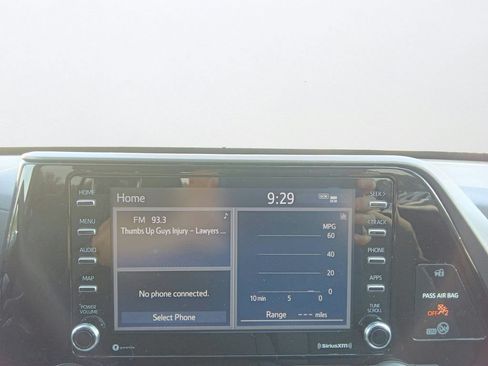 Used 2021 Toyota Highlander L FWD image 26