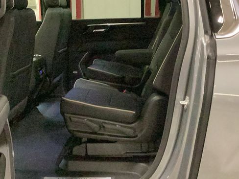 New 2026 Chevrolet Suburban Premier image 8