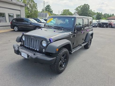 Used 2017 Jeep Wrangler Unlimited Sport AWD/4WD image 3