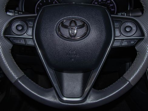 Used 2019 Toyota Avalon Limited image 12