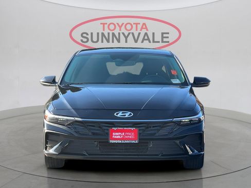 Used 2025 Hyundai Elantra Blue image 11