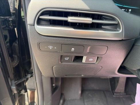 Used 2024 Hyundai Palisade SEL FWD image 19