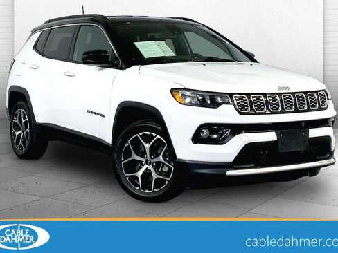Used 2025 Jeep Compass Limited image 1