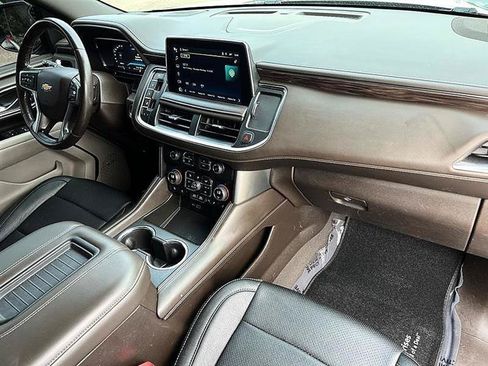 Used 2022 Chevrolet Suburban LT RWD image 19