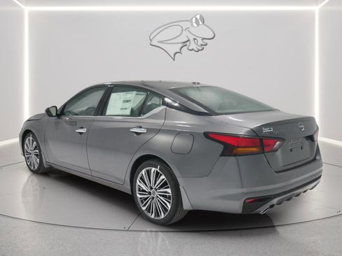 New 2025 Nissan Altima 2.5 SL FWD image 7