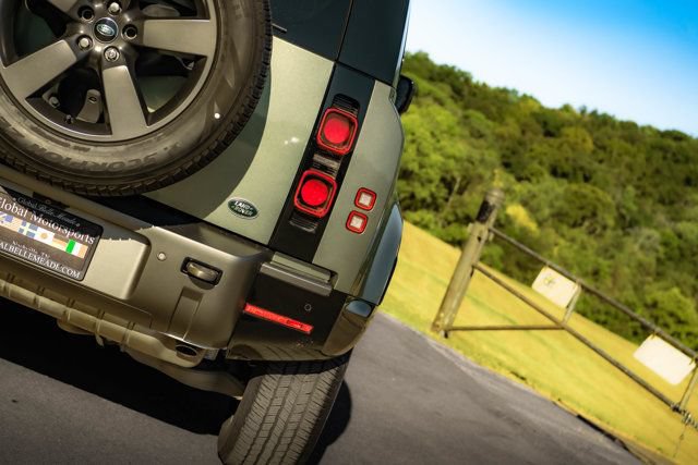 Used 2023 Land Rover Defender 110 X-Dynamic SE AWD/4WD image 6