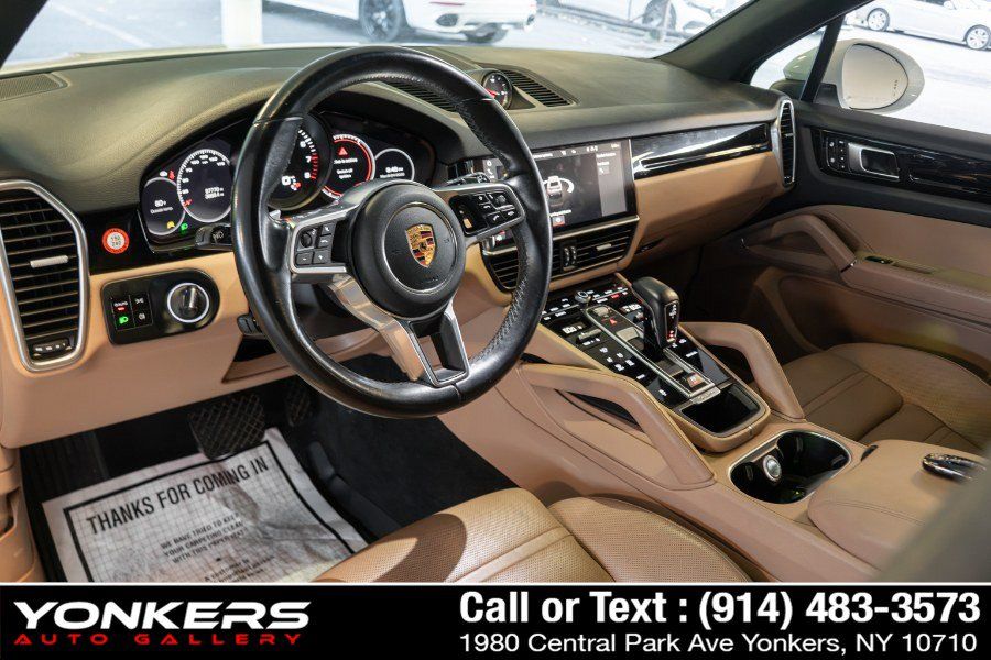 Used 2021 Porsche Cayenne AWD/4WD image 32