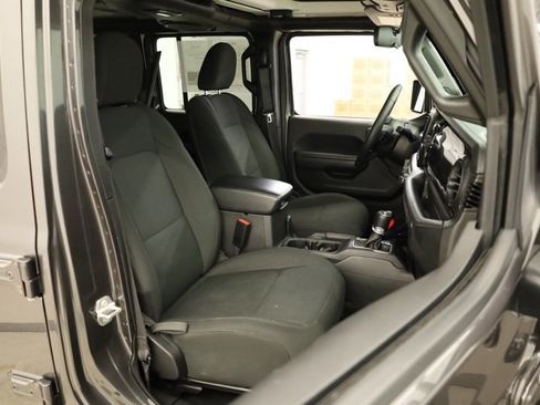 Used 2022 Jeep Wrangler Unlimited Sport image 32